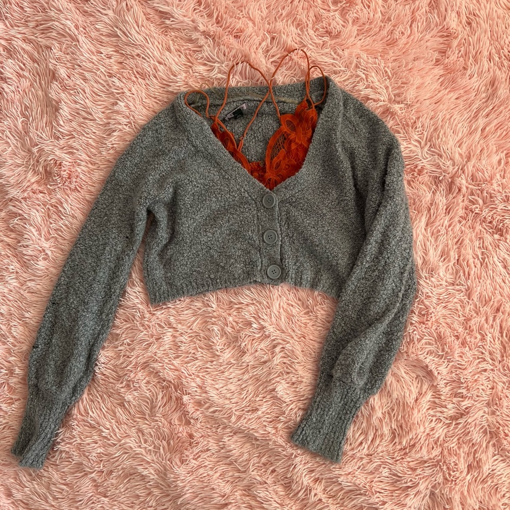 Cropped gray sweater